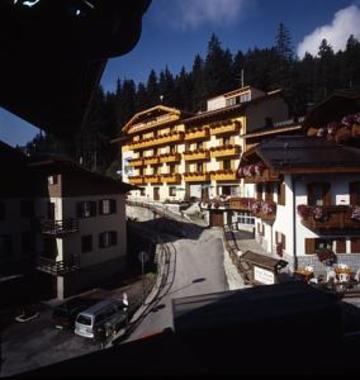 Dolomiti Hotel Cozzio Madonna Extérieur photo